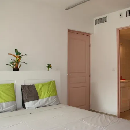 Ste Maxime Proximite Bord De * Сент-Максим