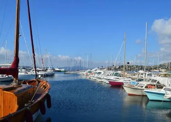 Ste Maxime Proximite Bord De *