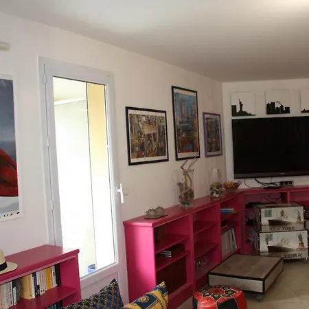 Ste Maxime Proximite Bord De Holiday home Sainte-Maxime
